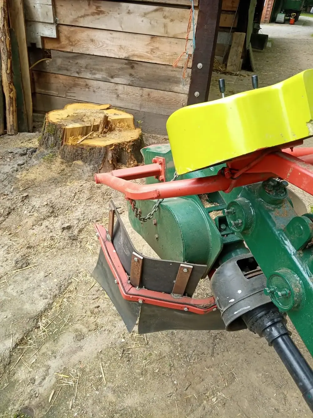 Forstmulchen, Wurzelfräsen und Bodenbearbeitung (6)