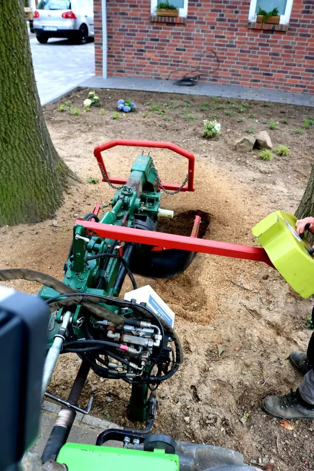 Forstmulchen, Wurzelfräsen und Bodenbearbeitung (8)