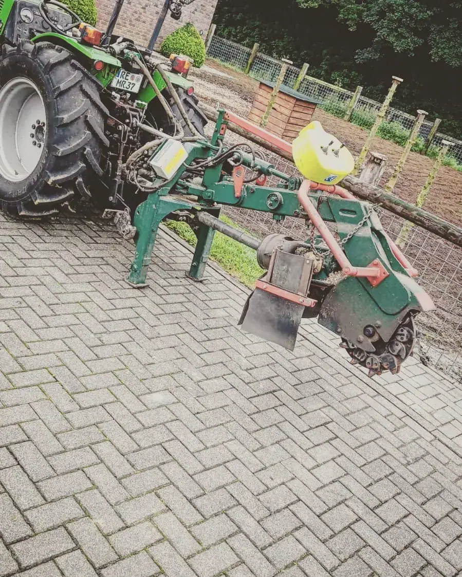Forstmulchen, Wurzelfräsen und Bodenbearbeitung (40)